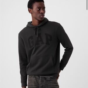 Men’s Gap Arch Logo Hoodie